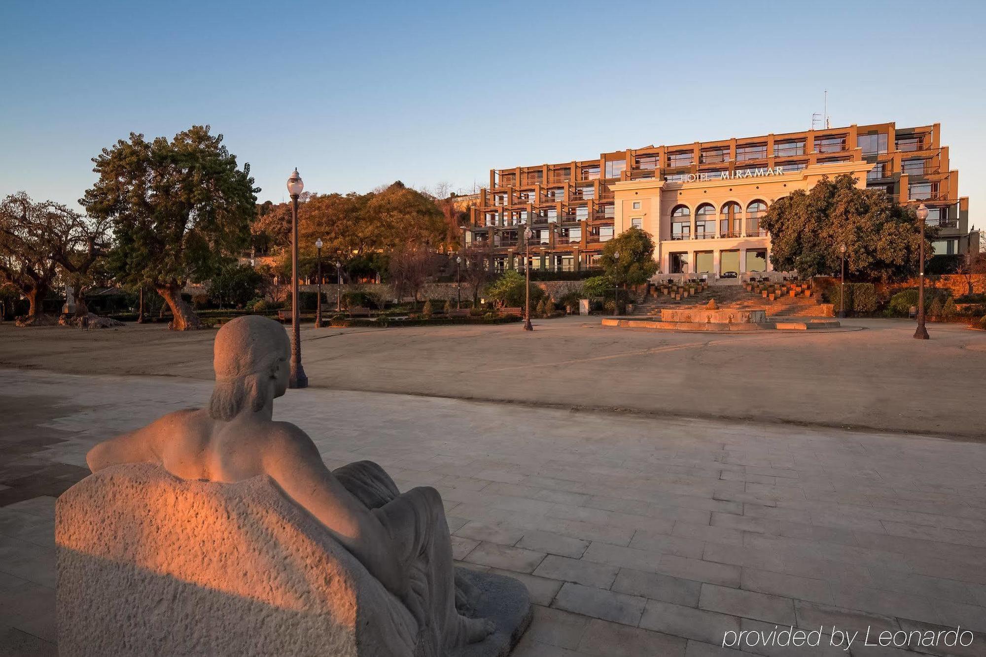 فندق ميرامار برشلونة جي إل المظهر الخارجي الصورة The statue of the "Fisherman" at the entrance of the park